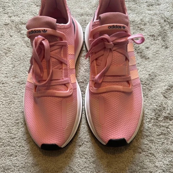 Adidas Pink‎ Athletic Shoes with Modern Comfort Womens Adidas Vl Court 3.0 Sneakers In Pink | Soletrader main image 2